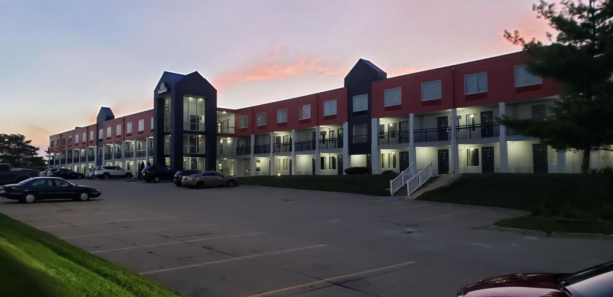 Days Inn by Wyndham West Des Moines / Clive