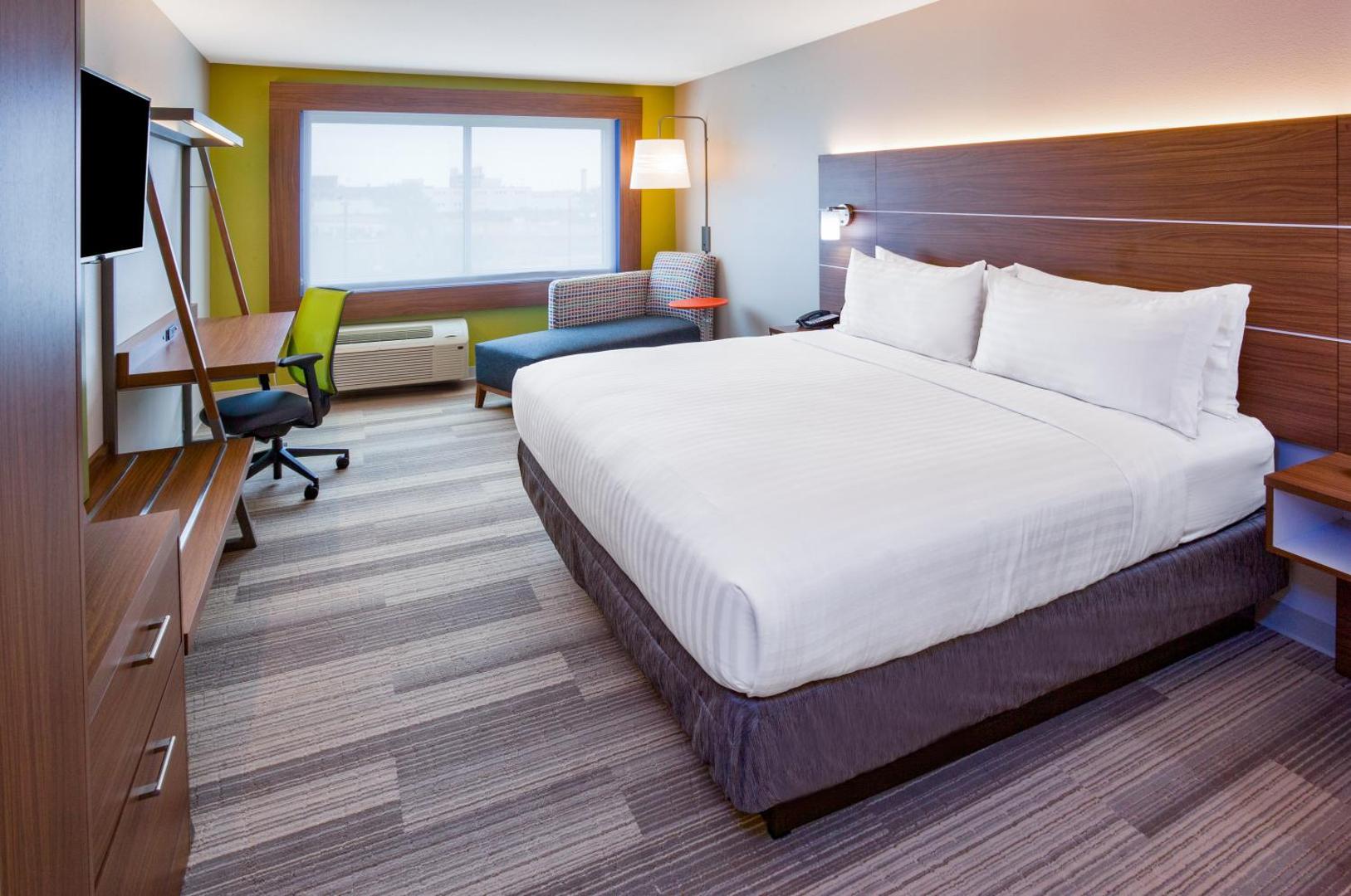 Holiday Inn Express & Suites Des Moines Downtown