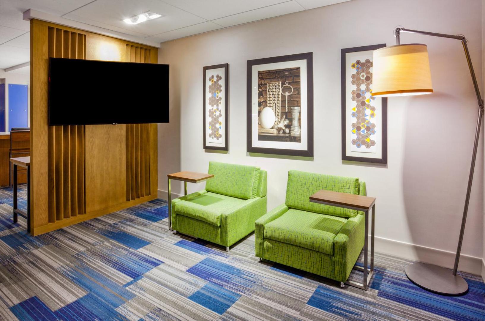 Holiday Inn Express & Suites Des Moines Downtown