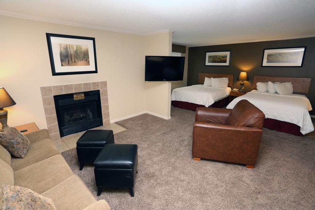 The Vibe at 8035 Apartments