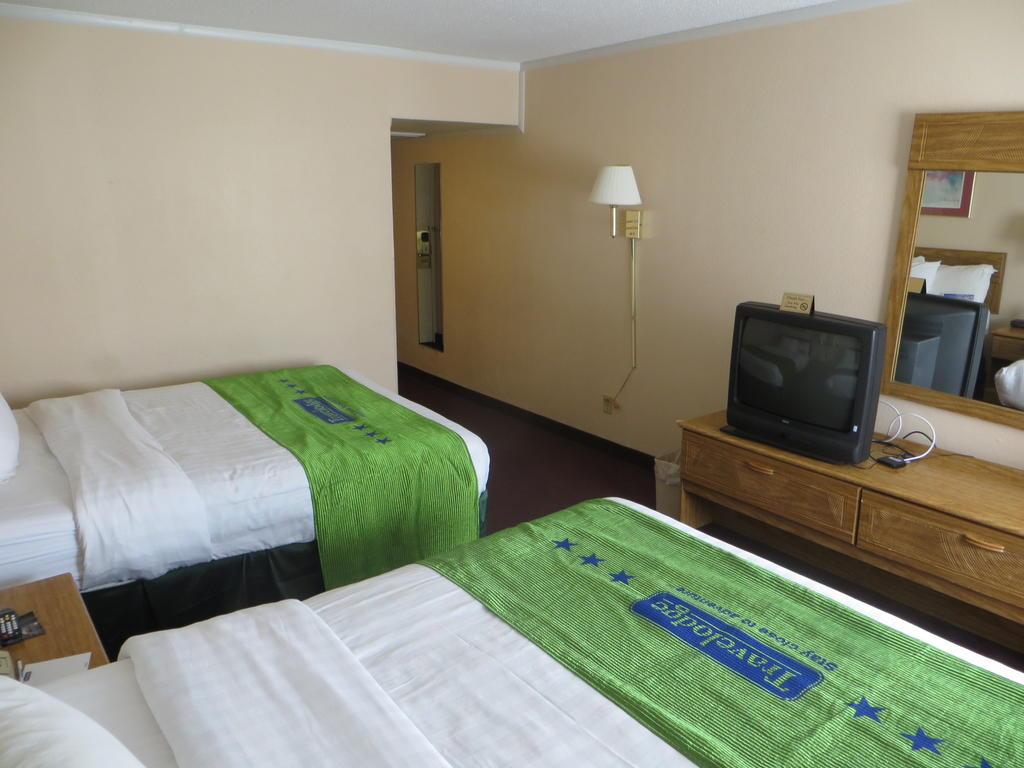 Super 8 by Wyndham Des Moines