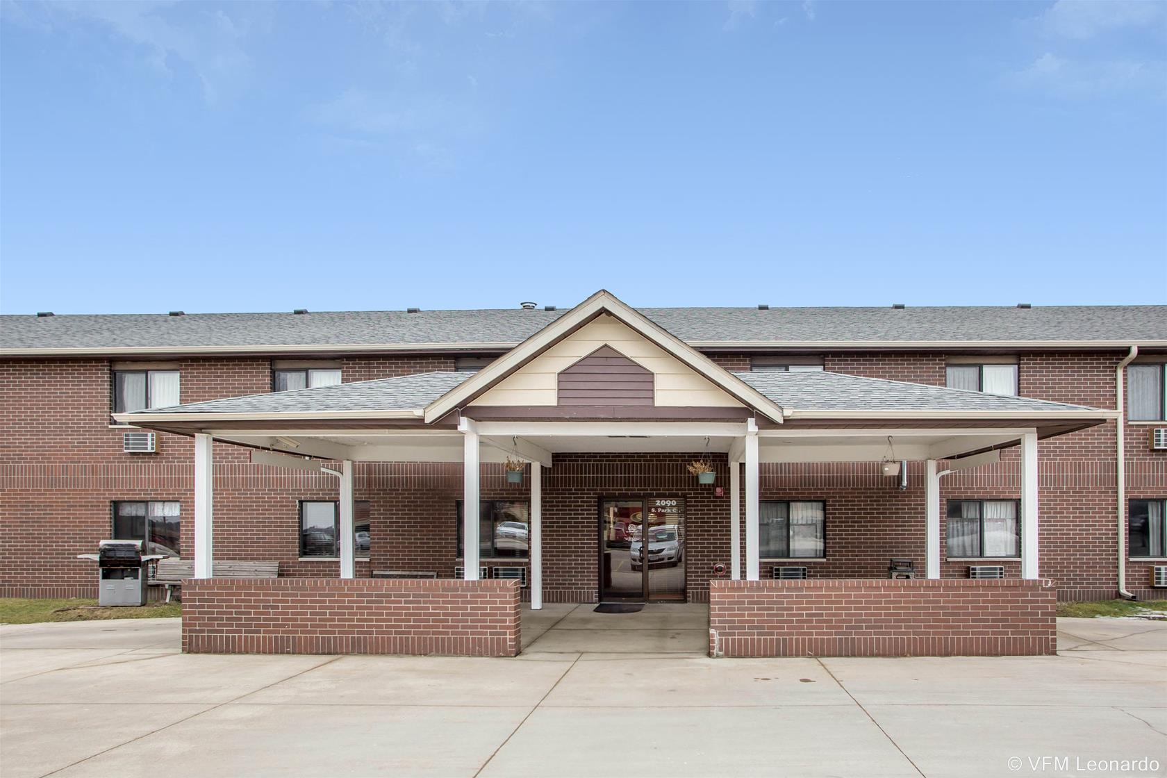 Econo Lodge Inn & Suites