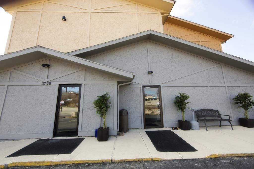 Super 8 by Wyndham Dubuque