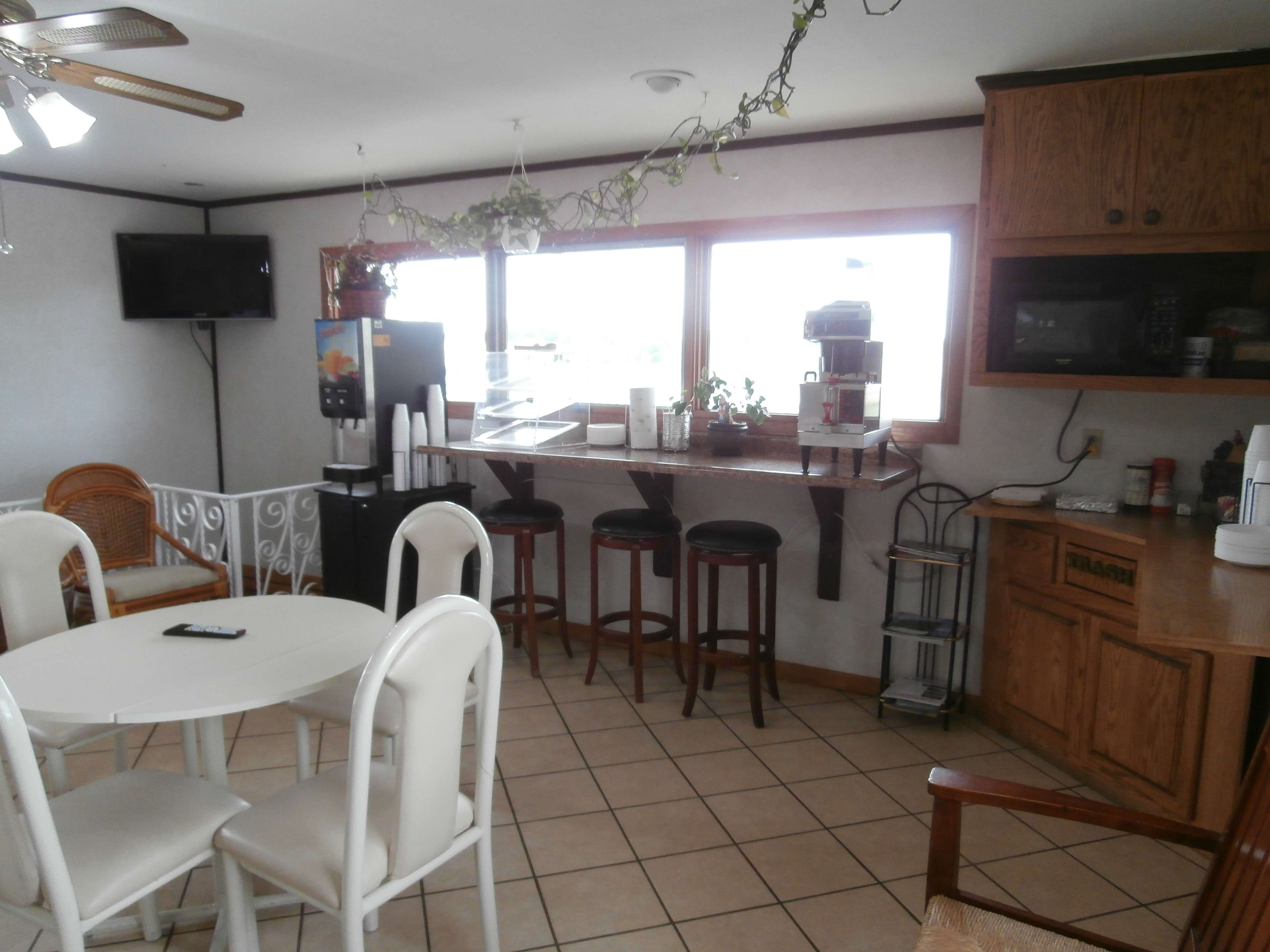 Americas Best Value Inn Suburban Motel