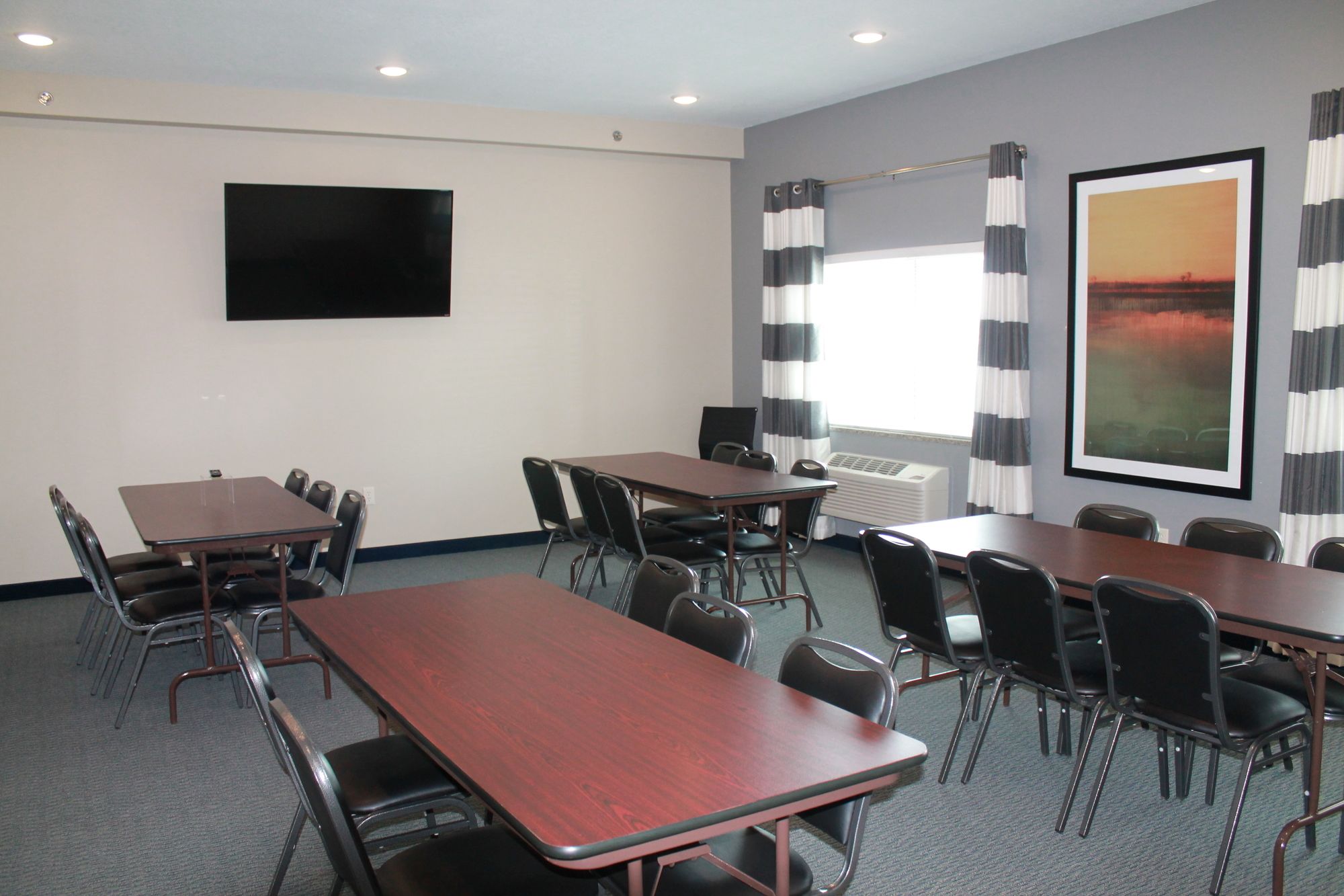 Brookstone Lodge and Suites