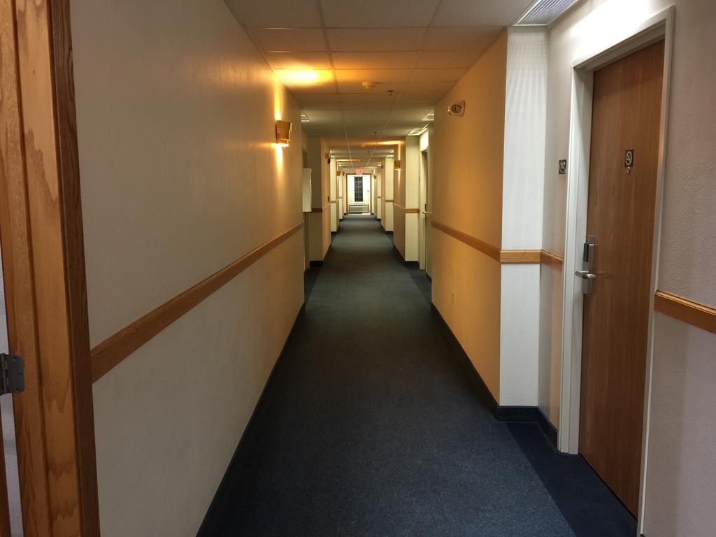 Super 8 by Wyndham Emmetsburg