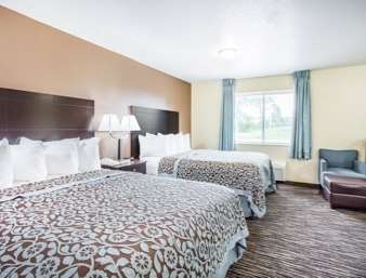 Days Inn by Wyndham Evansdale Waterloo