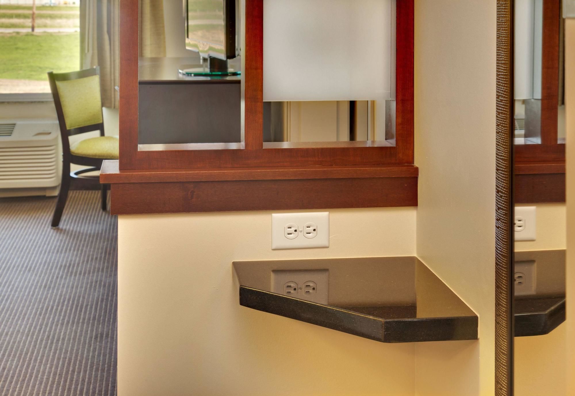 AmericInn by Wyndham Fairfield