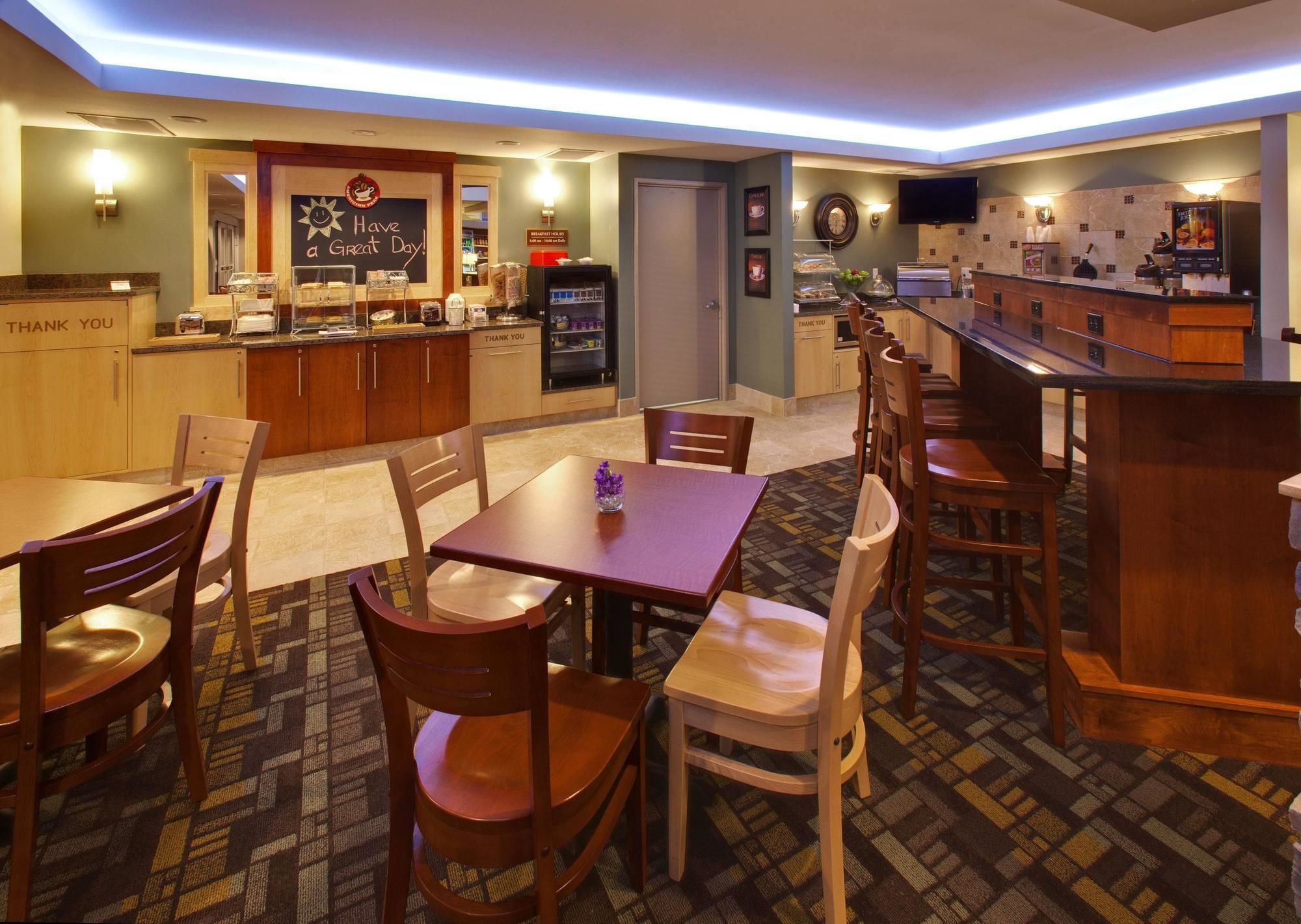 AmericInn by Wyndham Fairfield