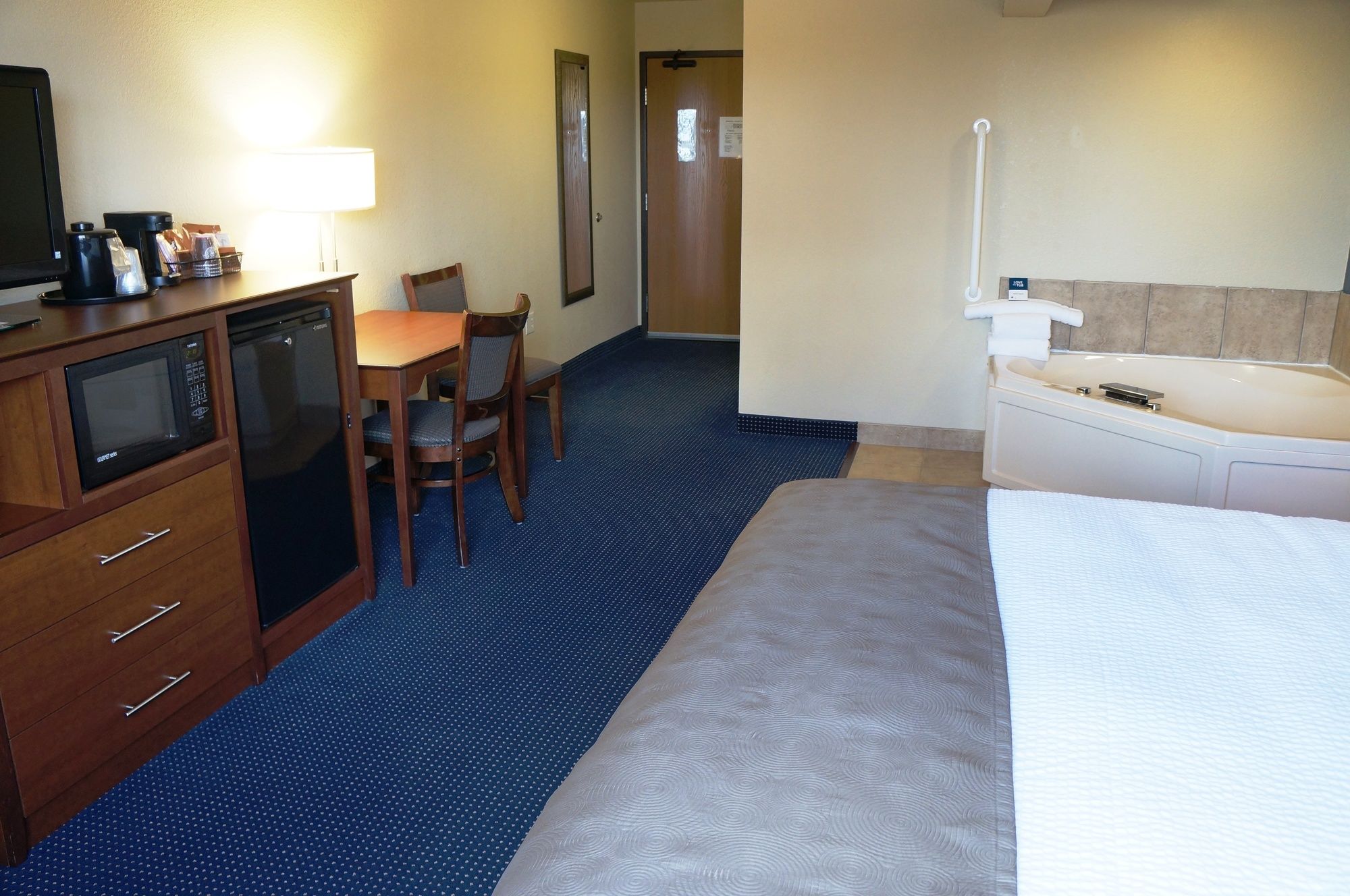 AmericInn by Wyndham Fort Dodge