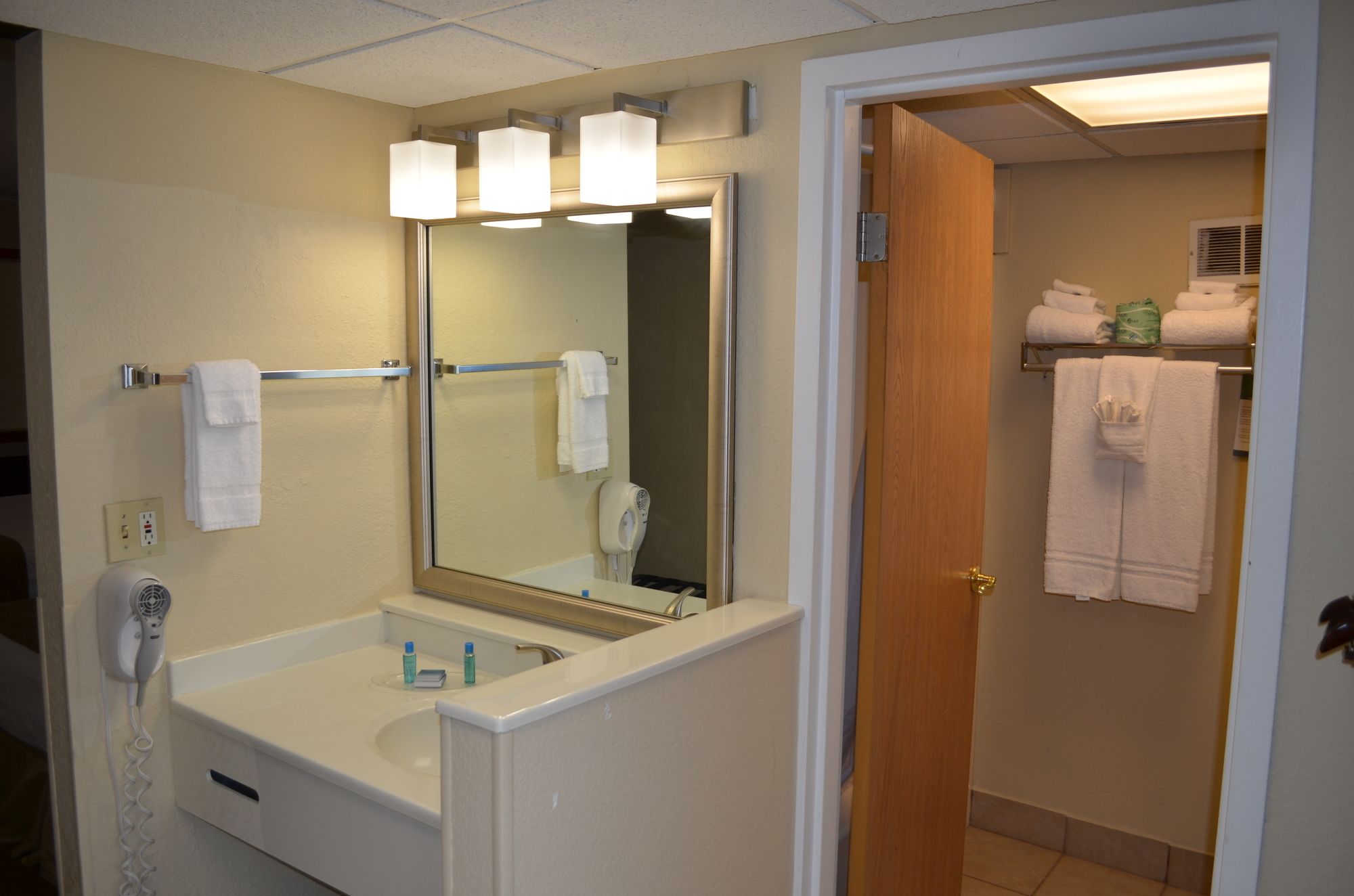 Best Western Starlite Village