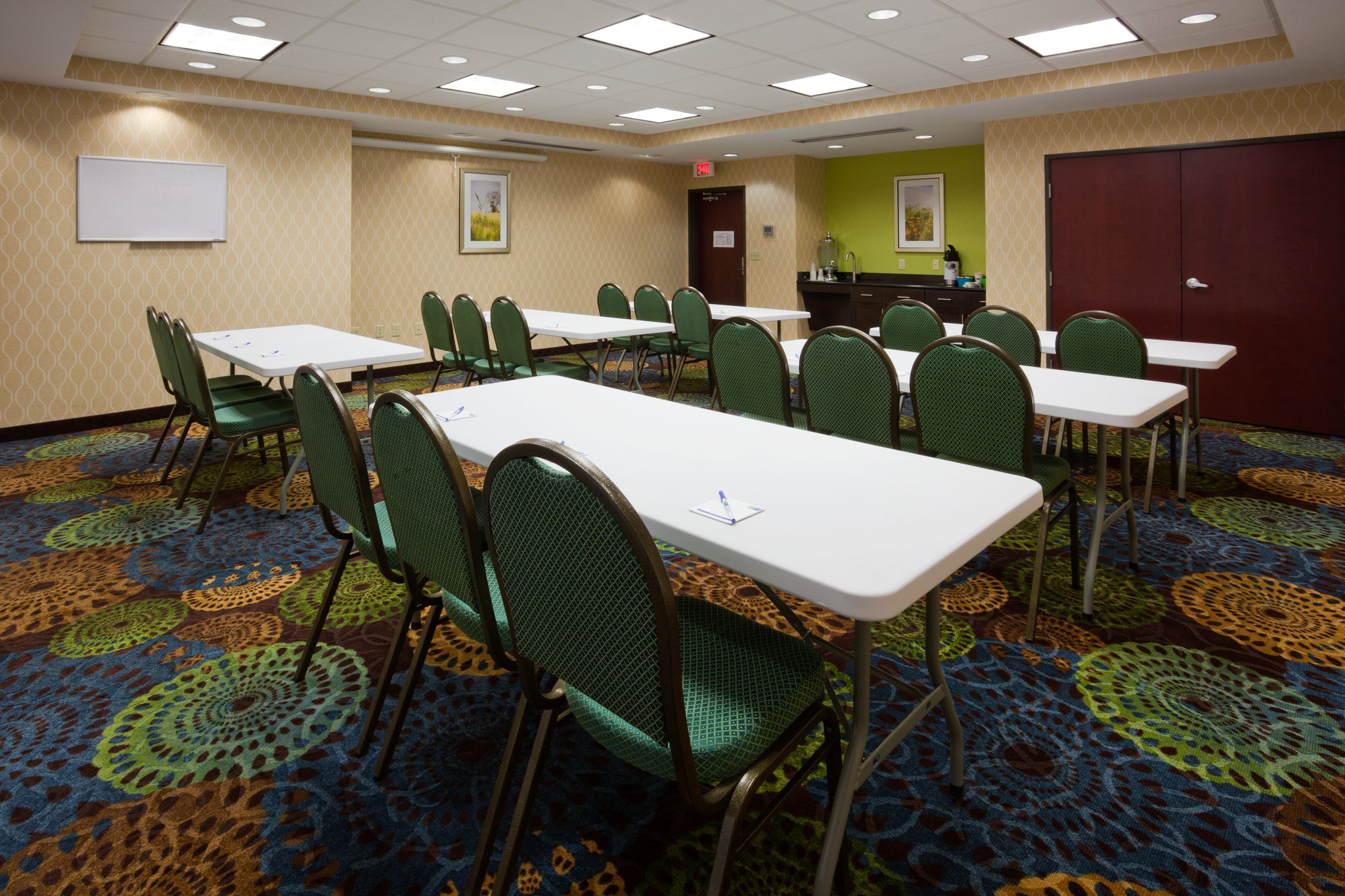 Holiday Inn Express & Suites Fort Dodge