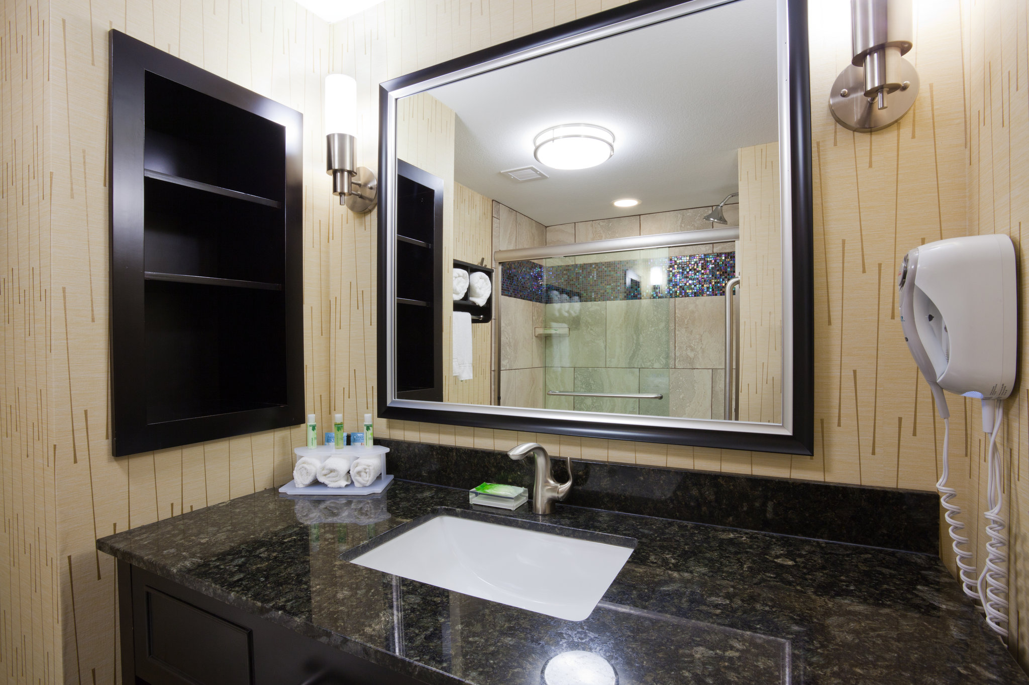 Holiday Inn Express & Suites Fort Dodge