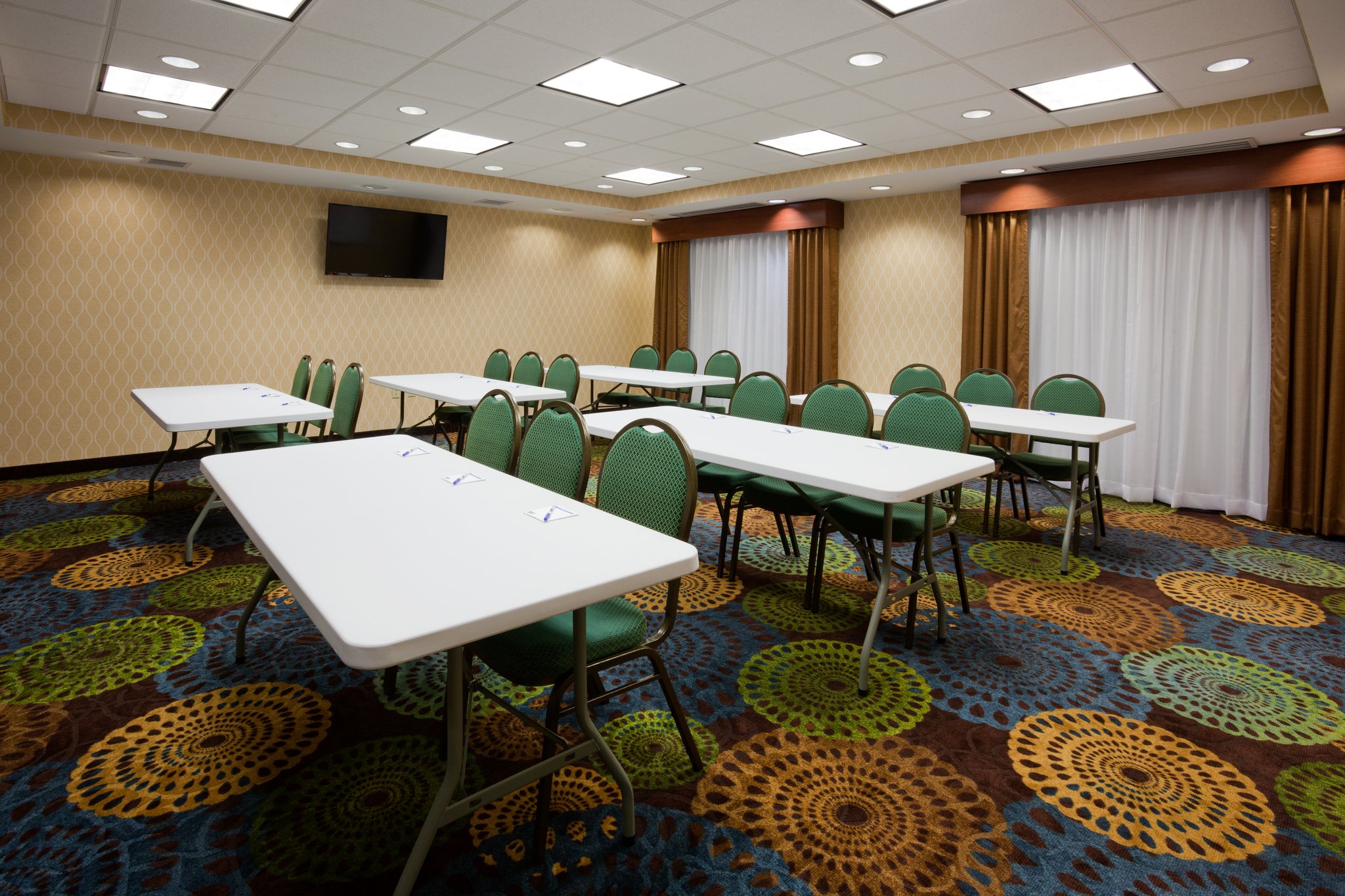 Holiday Inn Express & Suites Fort Dodge