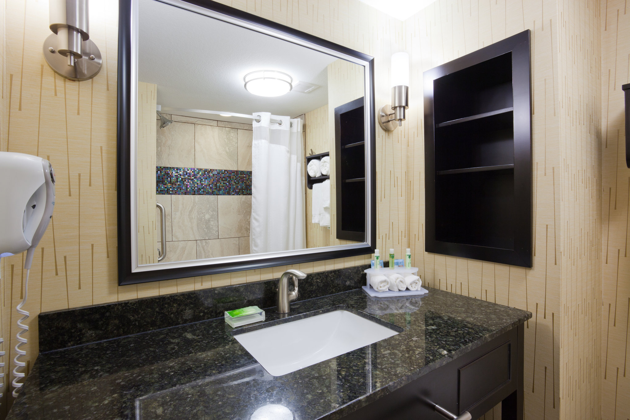 Holiday Inn Express & Suites Fort Dodge