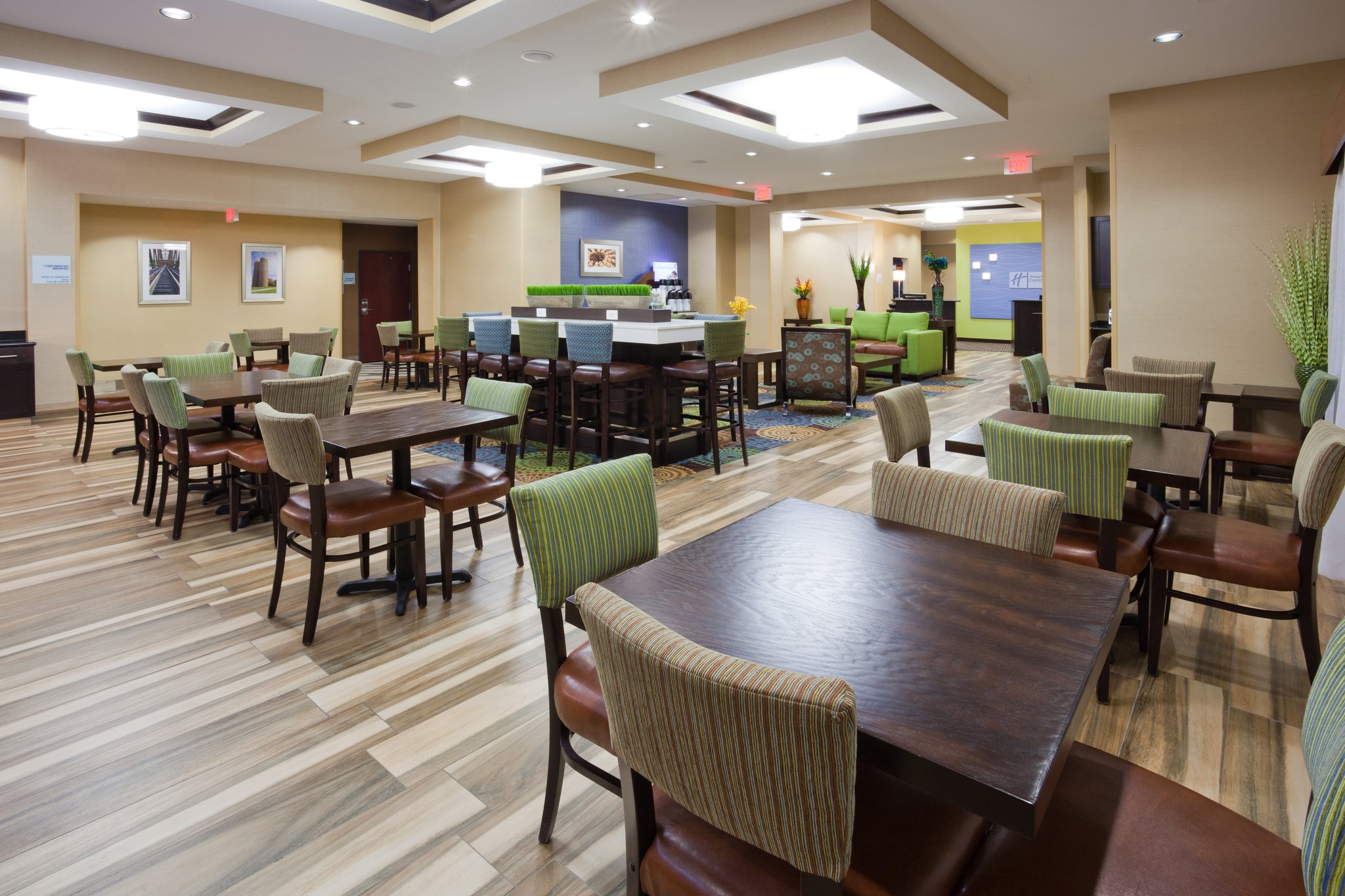 Holiday Inn Express & Suites Fort Dodge
