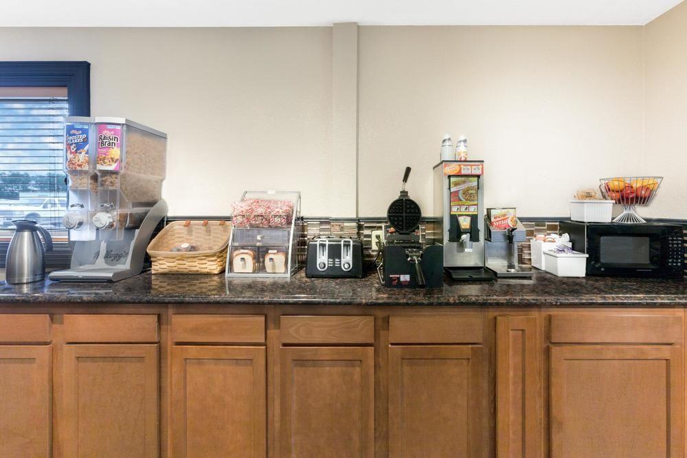 Super 8 by Wyndham Fort Madison