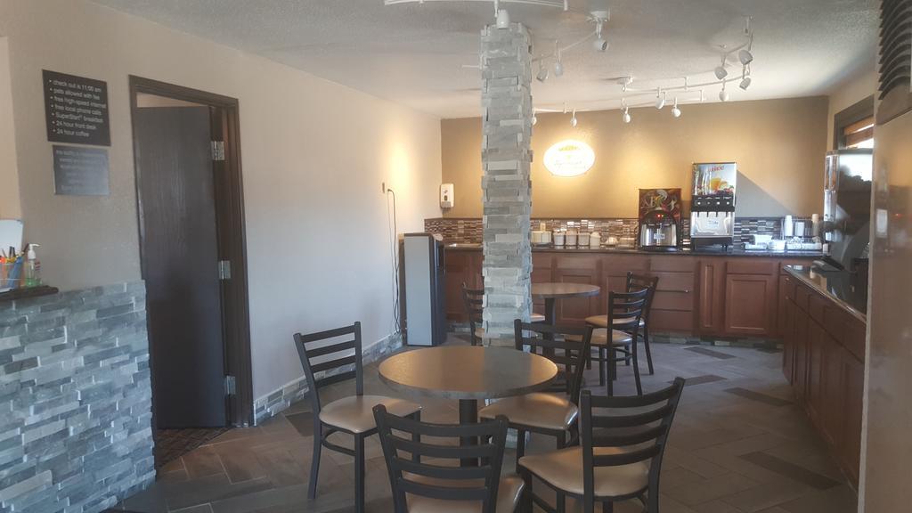 Super 8 by Wyndham Fort Madison