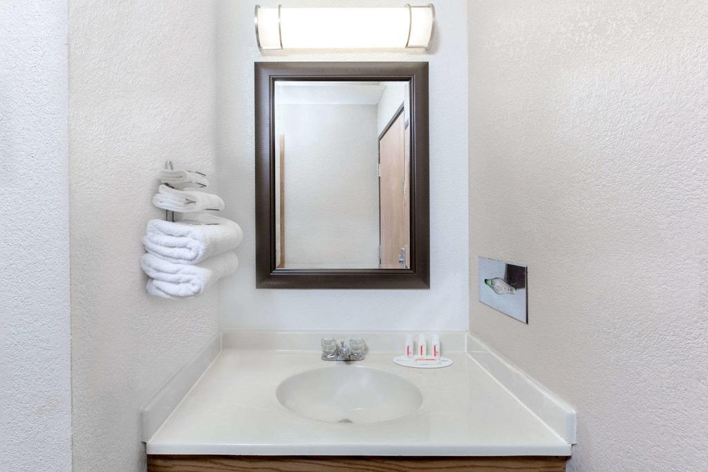 Super 8 by Wyndham Fort Madison