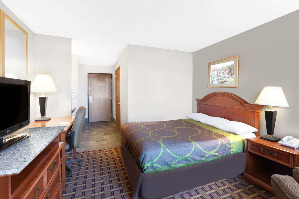 Super 8 by Wyndham Fort Madison