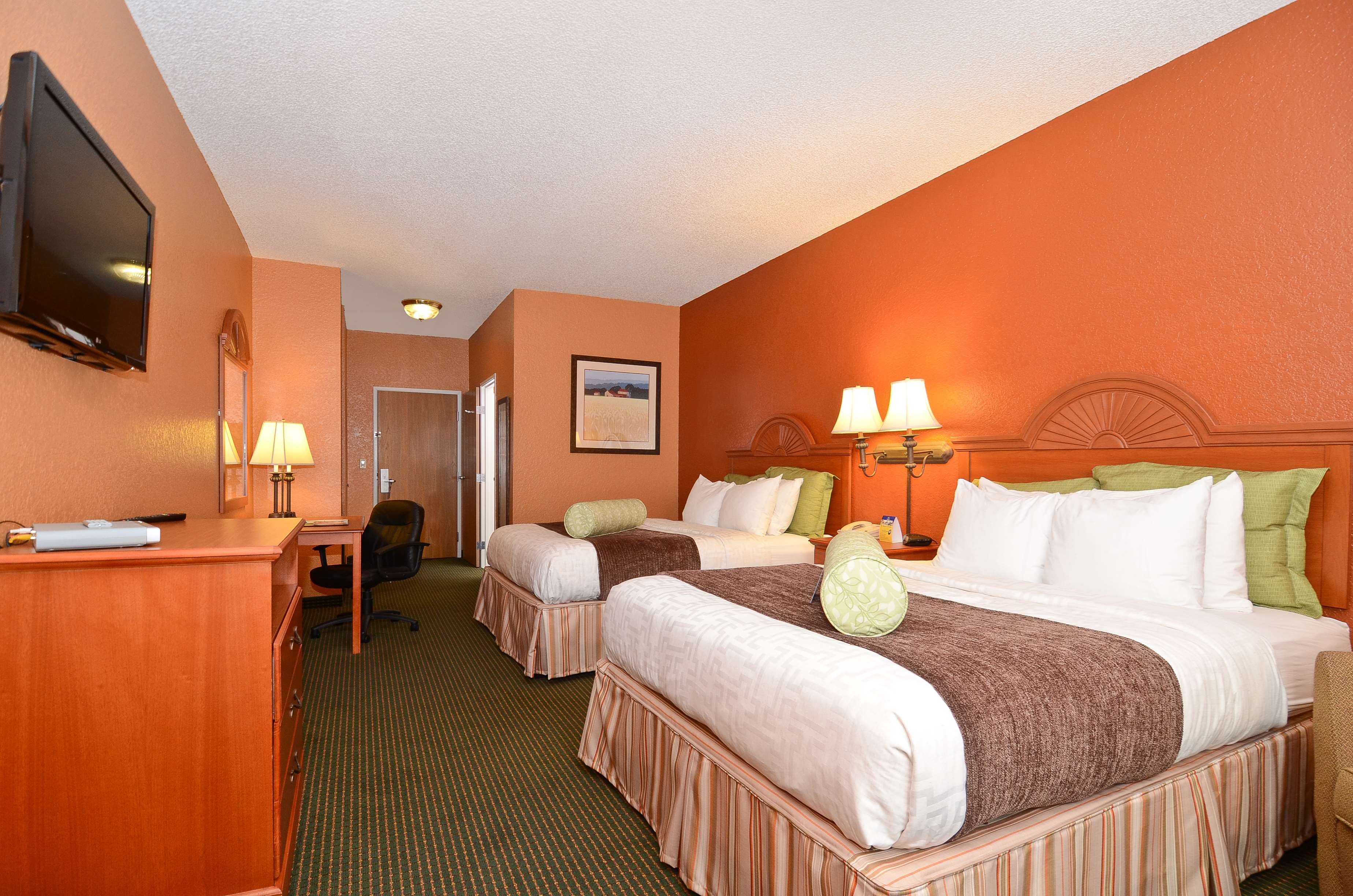 AmericInn by Wyndham Grinnell