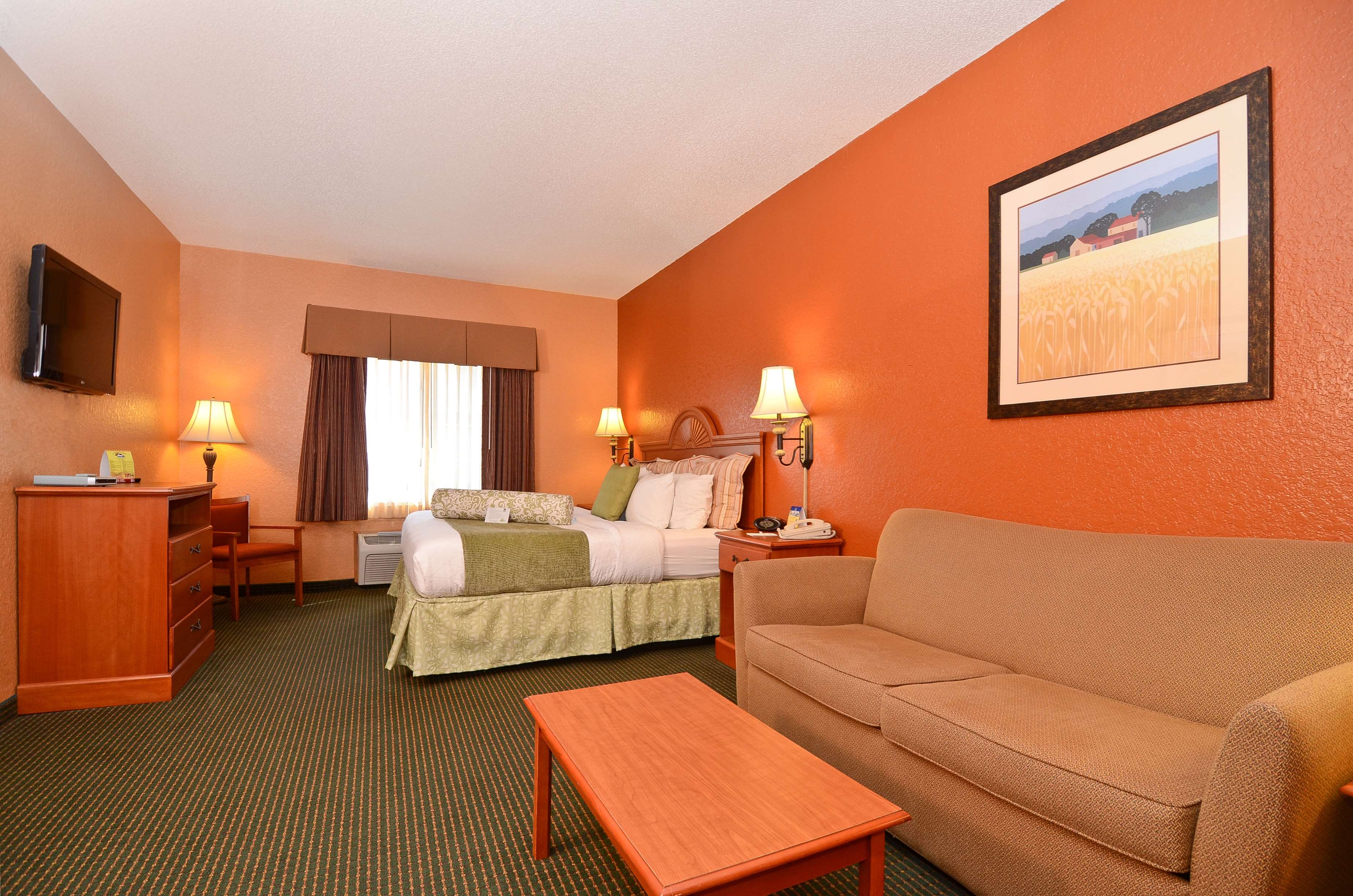 AmericInn by Wyndham Grinnell