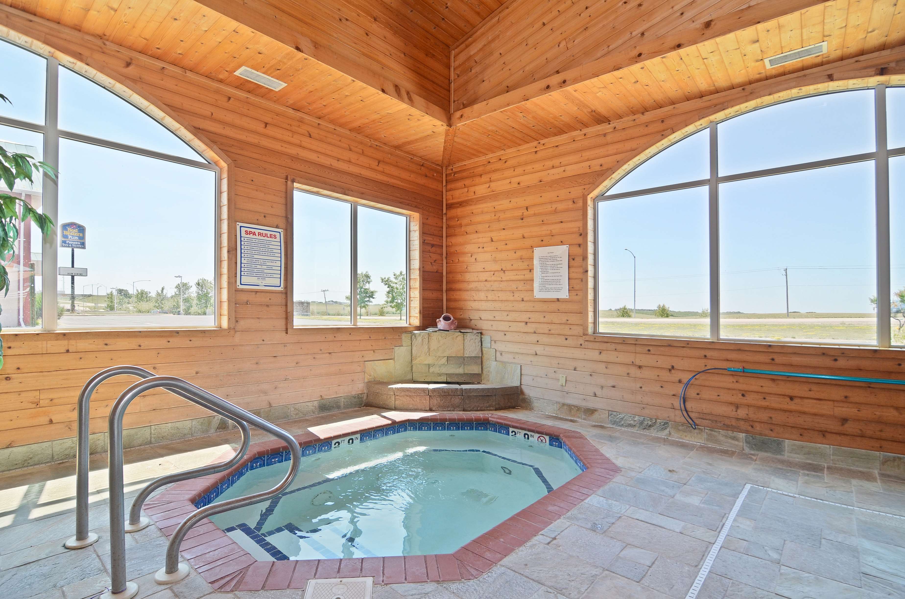 AmericInn by Wyndham Grinnell