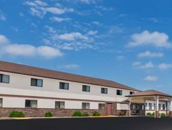 Super 8 by Wyndham Grinnell IA