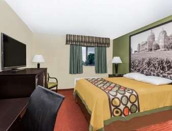 Super 8 by Wyndham Grinnell IA