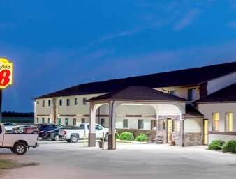 Super 8 by Wyndham Grinnell IA