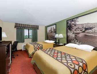 Super 8 by Wyndham Grinnell IA