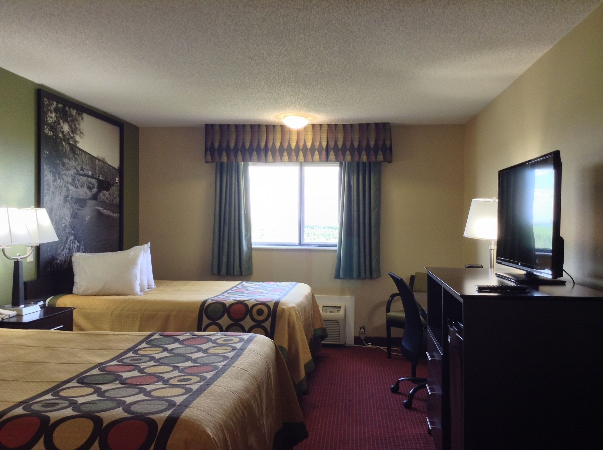 Super 8 by Wyndham Grinnell IA