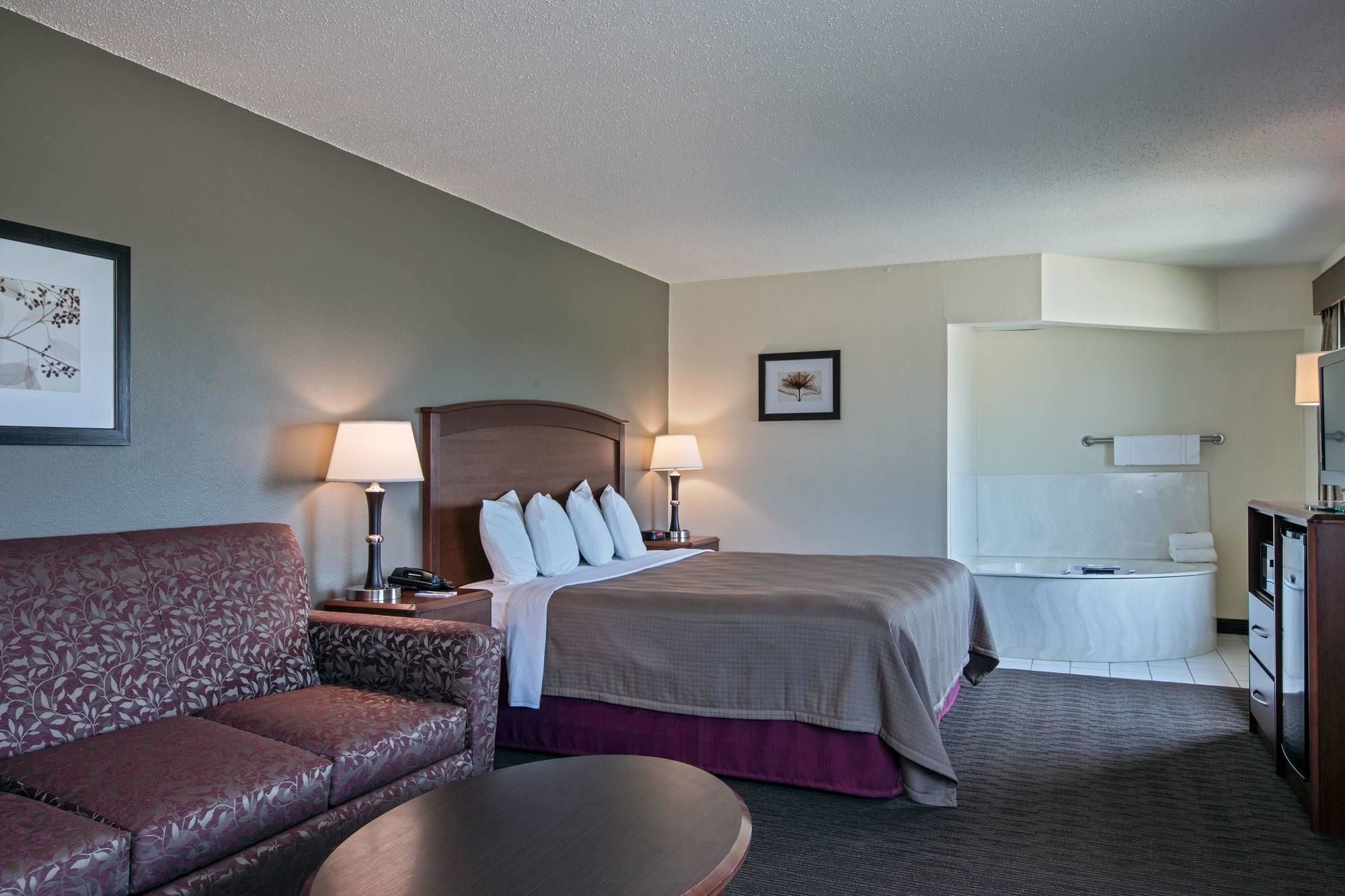 AmericInn by Wyndham Grundy Center