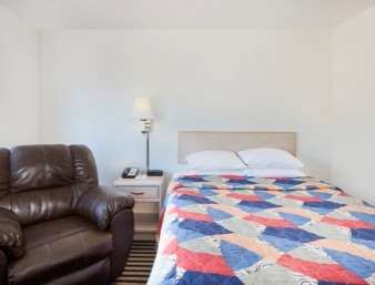 Super 8 by Wyndham Humboldt