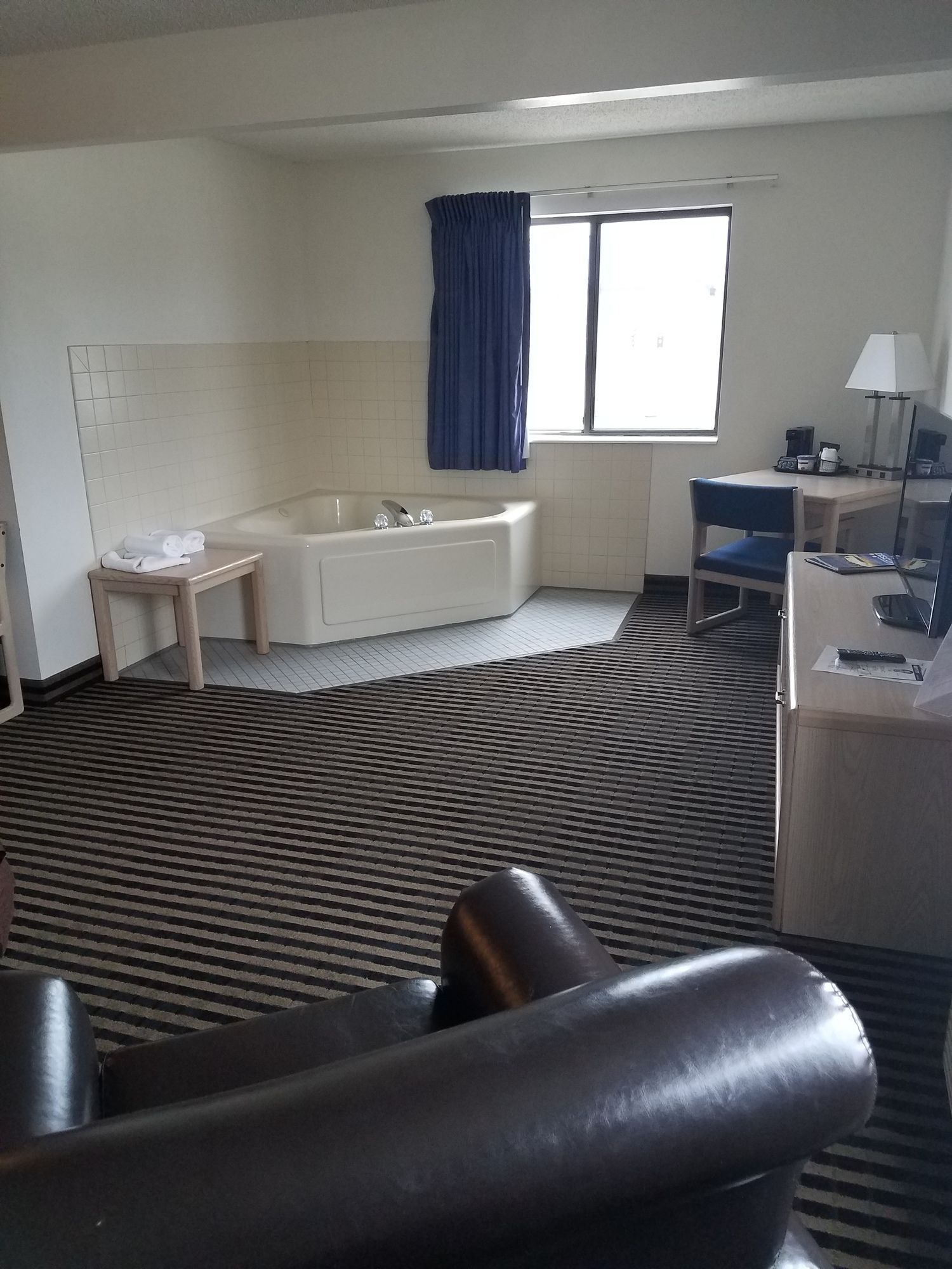 Super 8 by Wyndham Humboldt