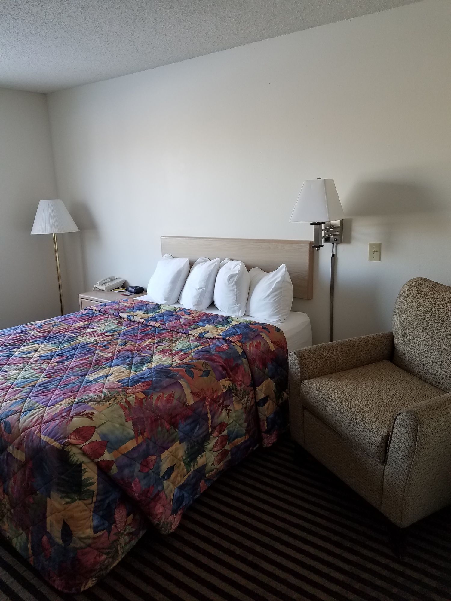 Super 8 by Wyndham Humboldt