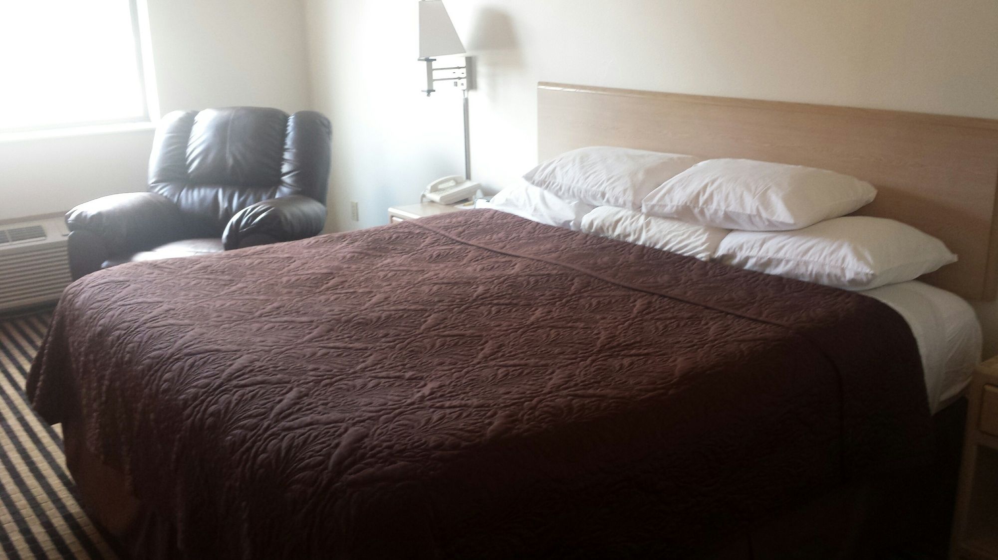 Super 8 by Wyndham Humboldt