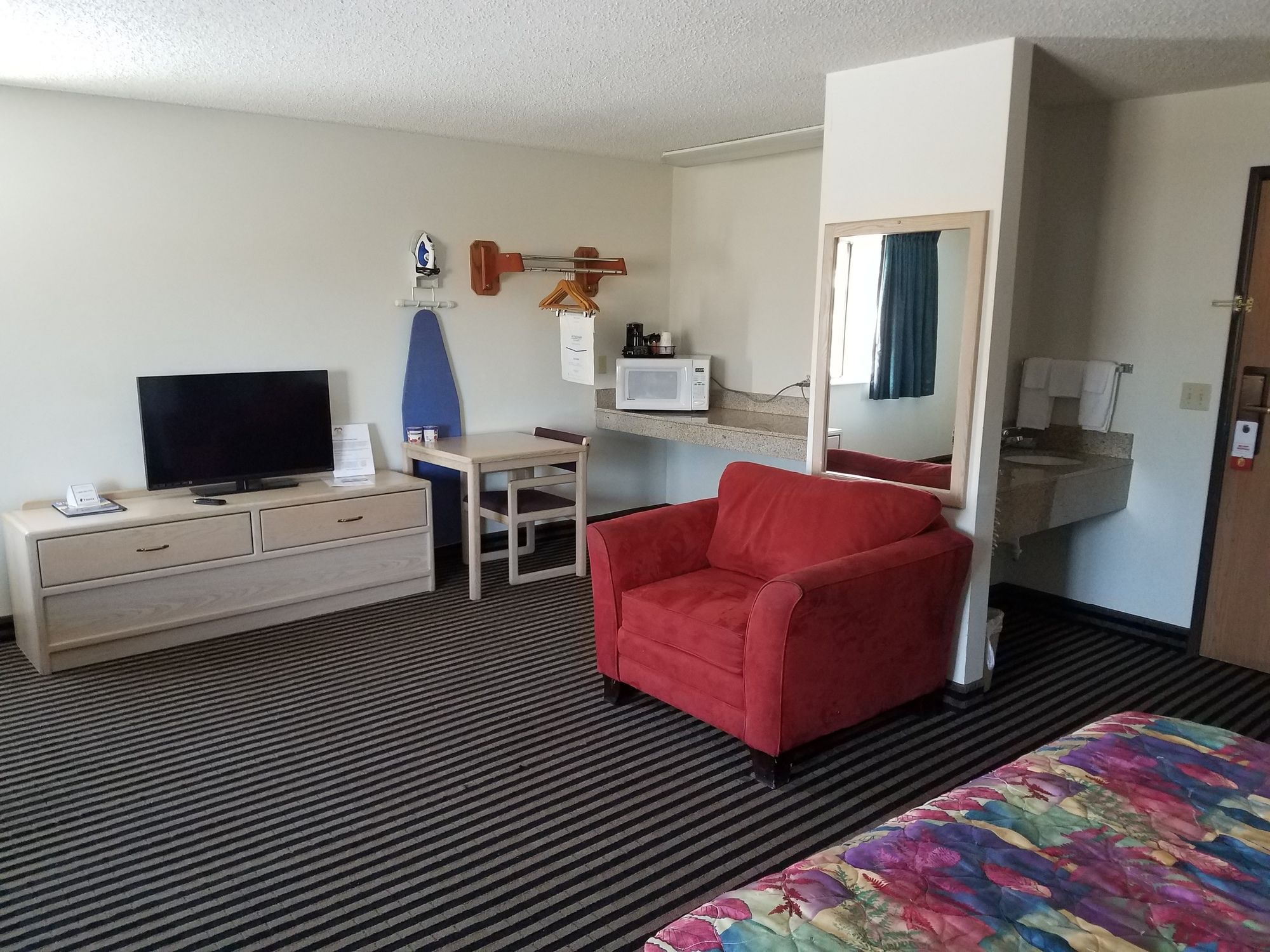 Super 8 by Wyndham Humboldt