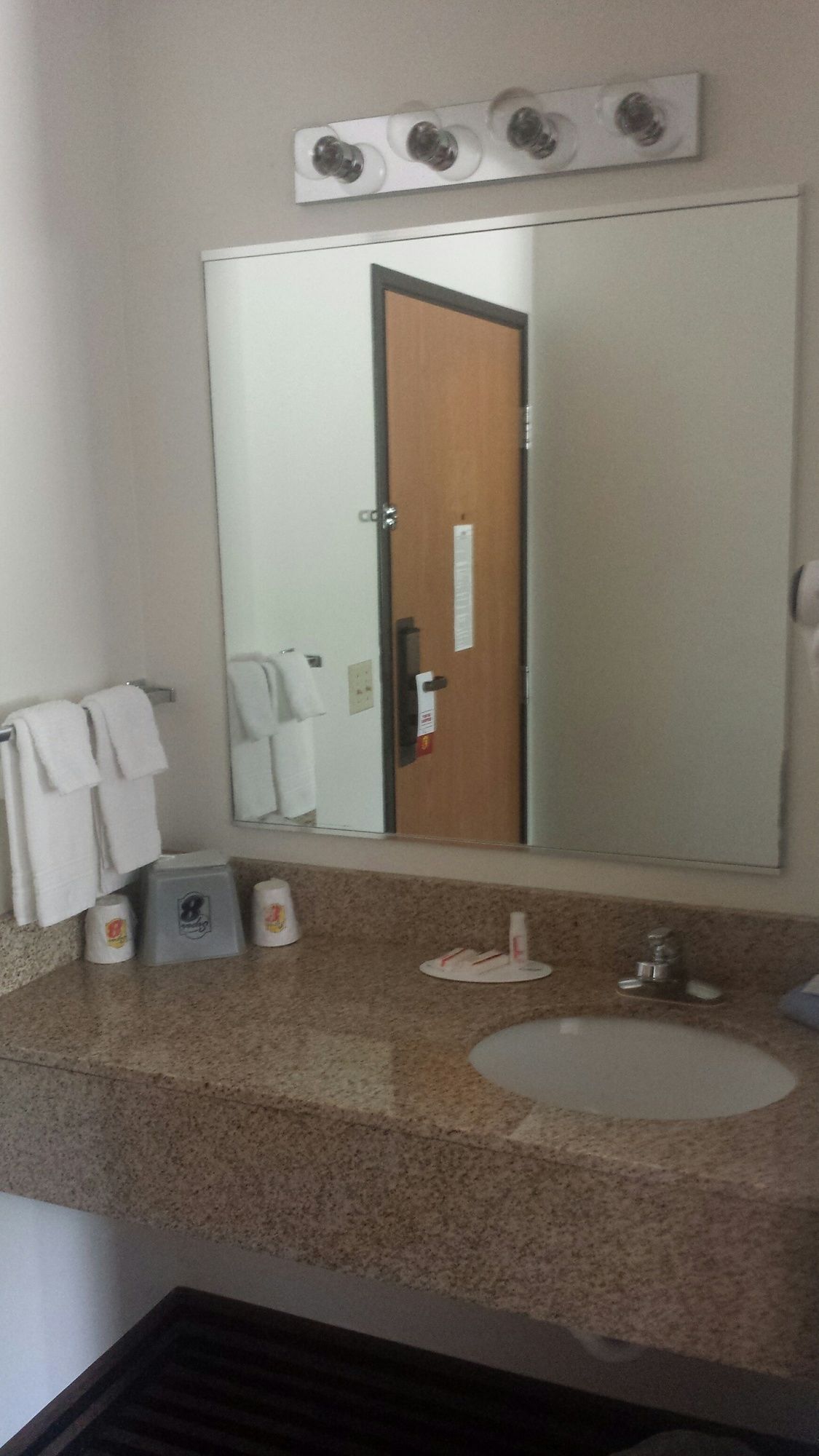 Super 8 by Wyndham Humboldt