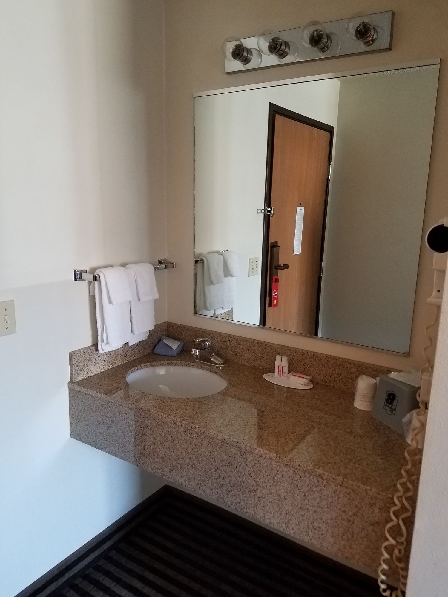 Super 8 by Wyndham Humboldt