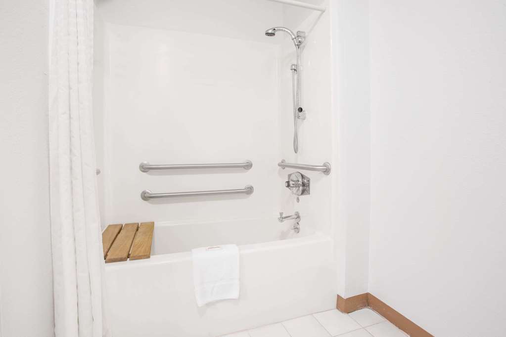 Super 8 by Wyndham Independence