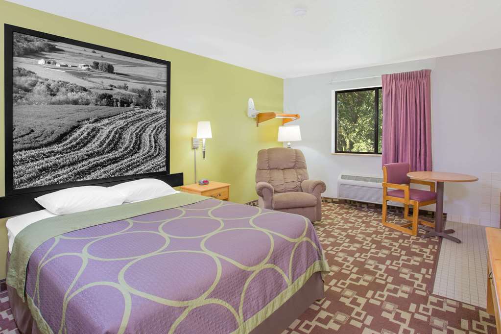 Super 8 by Wyndham Independence