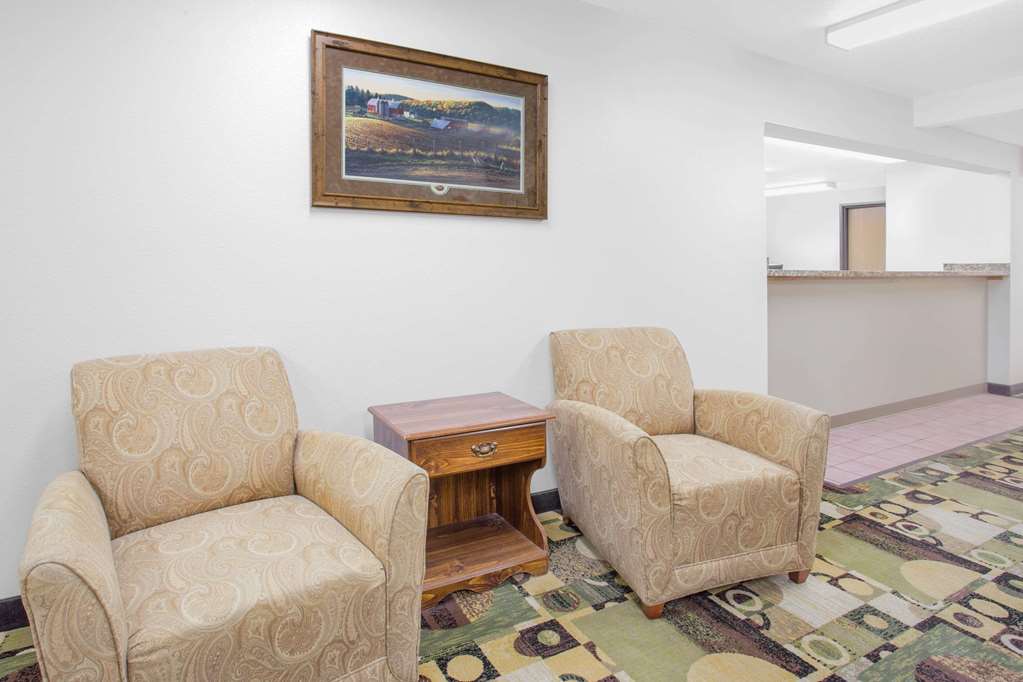 Super 8 by Wyndham Independence