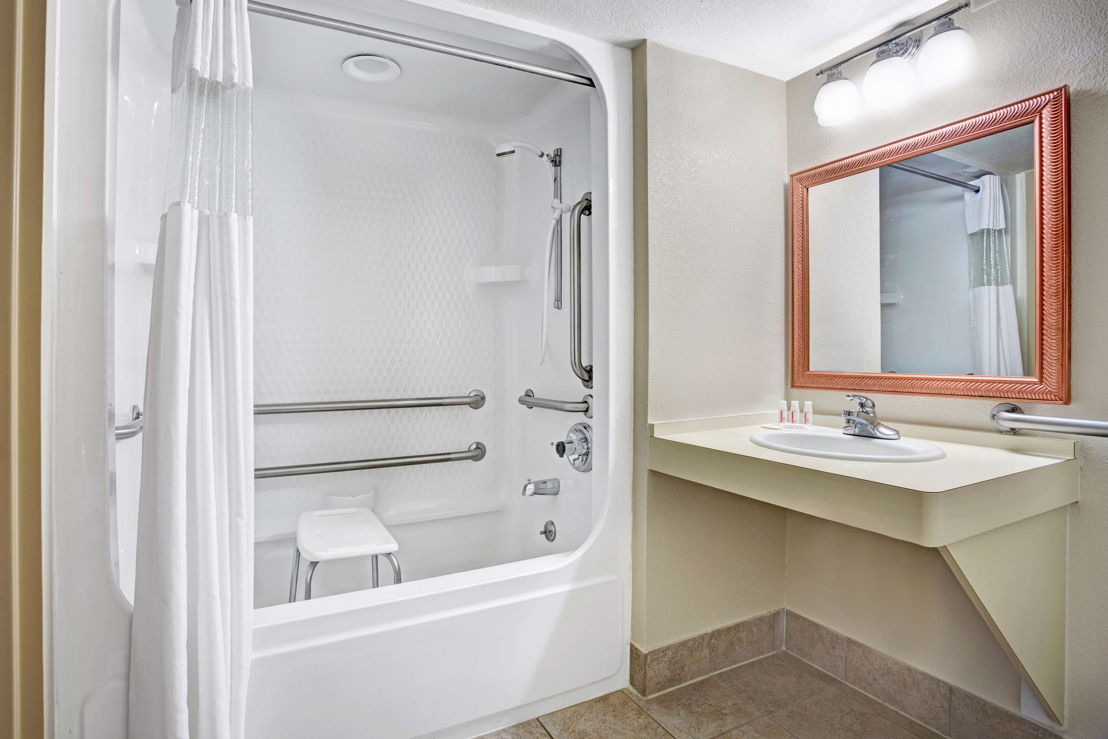 Travelodge by Wyndham Iowa City