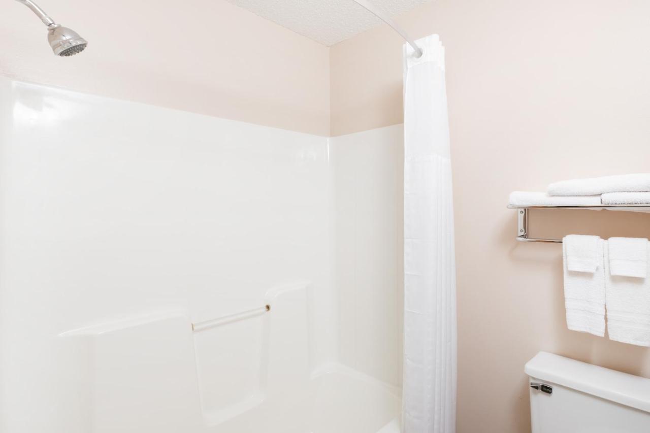 Super 8 by Wyndham Jefferson