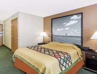 Super 8 by Wyndham Jefferson