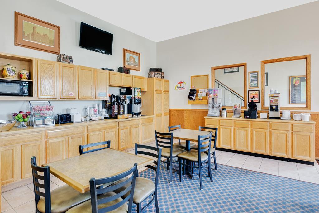 Super 8 by Wyndham Keokuk