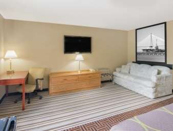 Super 8 by Wyndham Knoxville