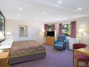 Super 8 by Wyndham Knoxville