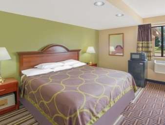 Super 8 by Wyndham Knoxville